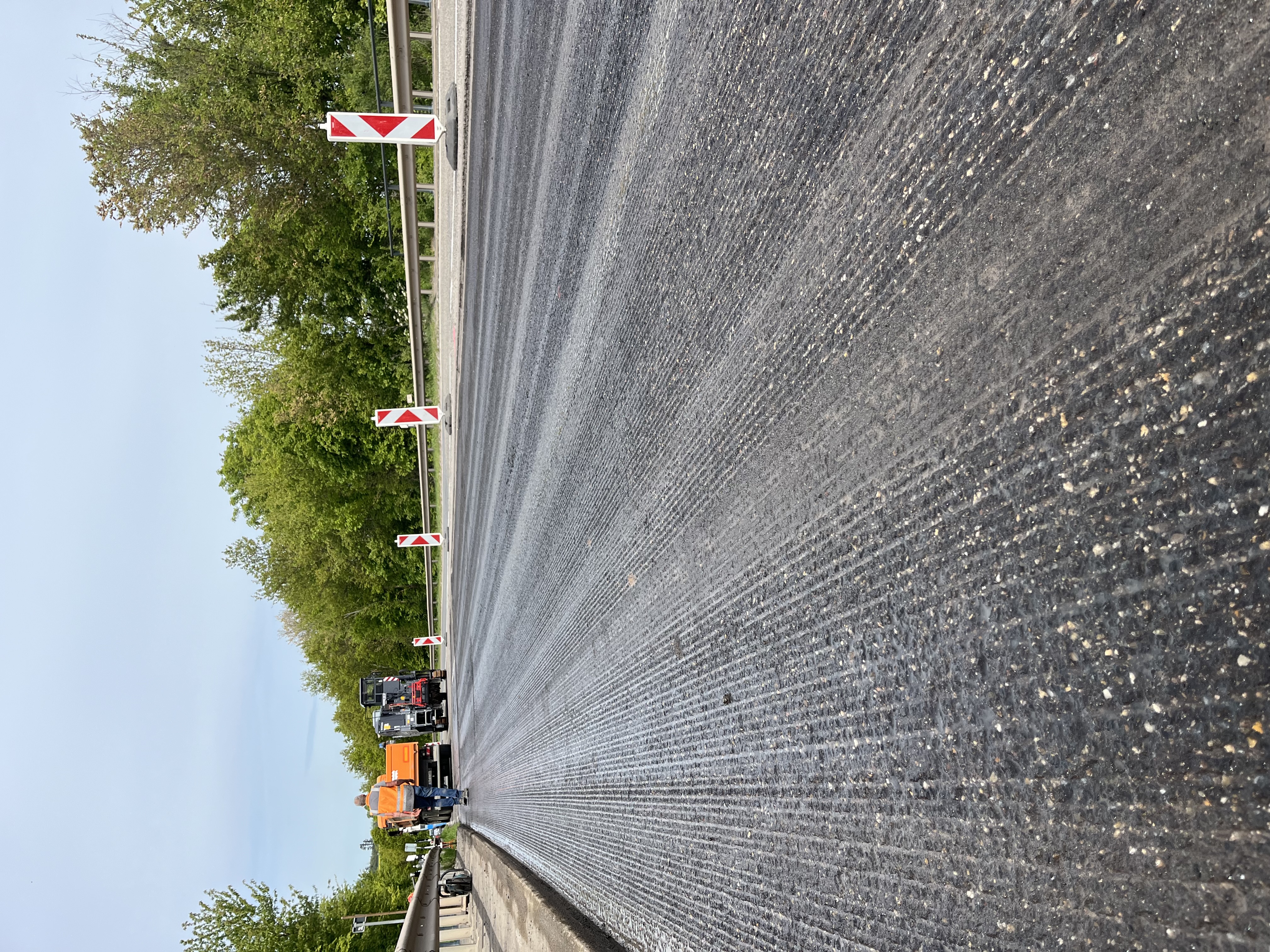 Brückenbauwerk Bauwerkssanierung Asphaltfräsen W100 Asphatec