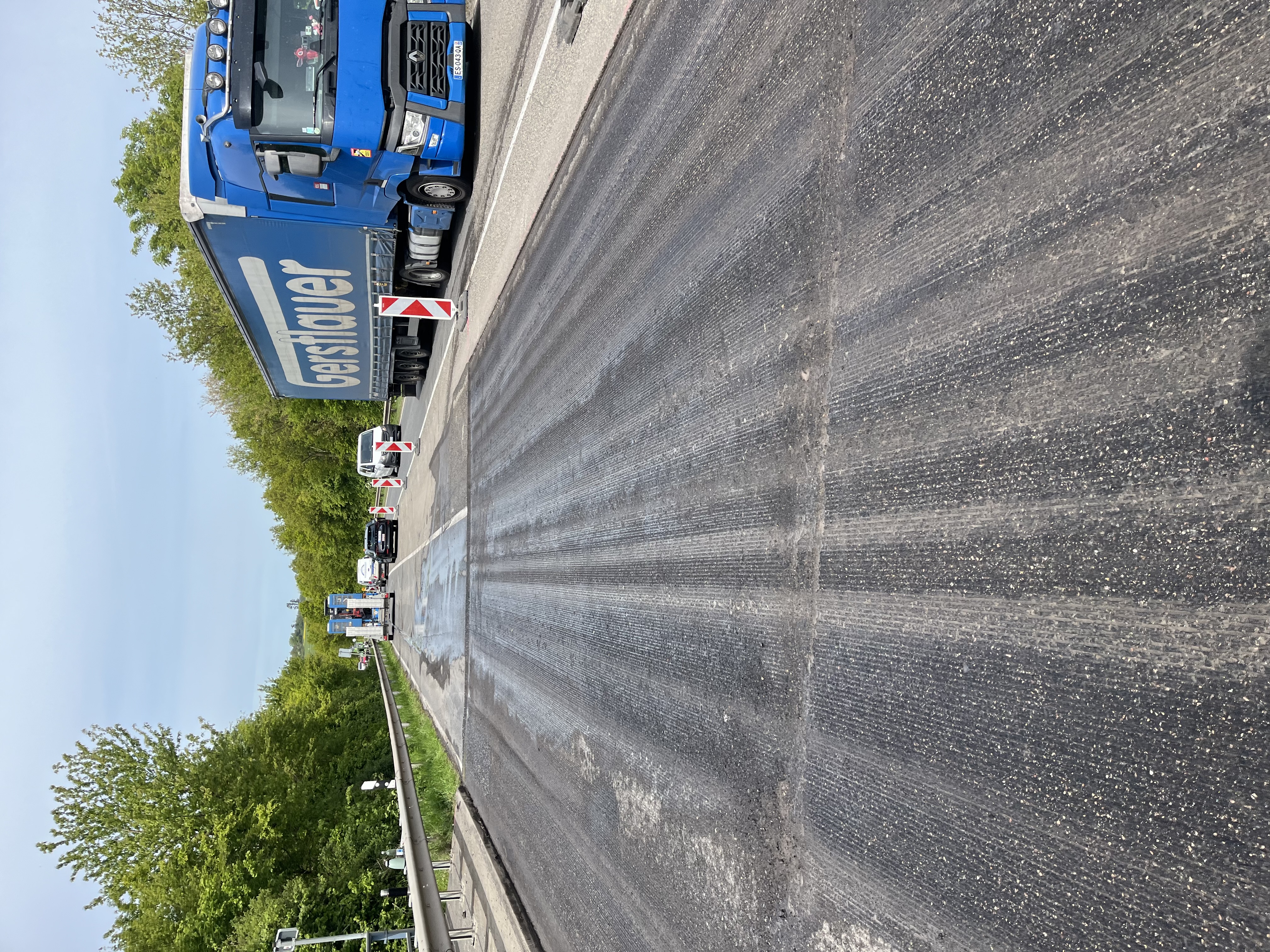 Brückenbauwerk Bauwerkssanierung Asphaltfräsen W100 Asphatec
