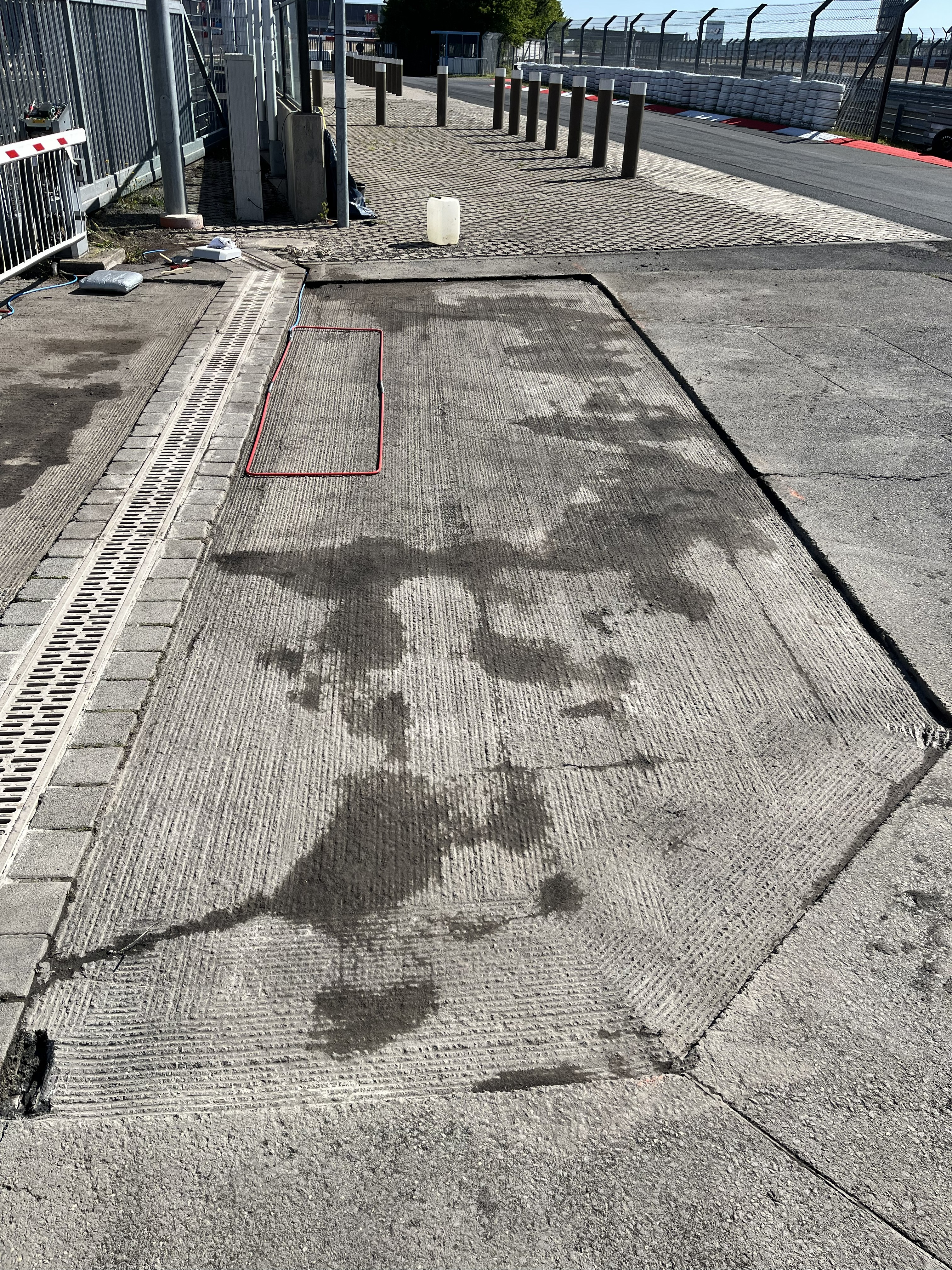Nürburgring Boxengasse Fräsarbeiten W50 RI Asphatec